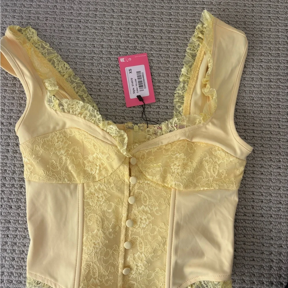 Edikted Sunny Lace corset top - Picture 1 of 3